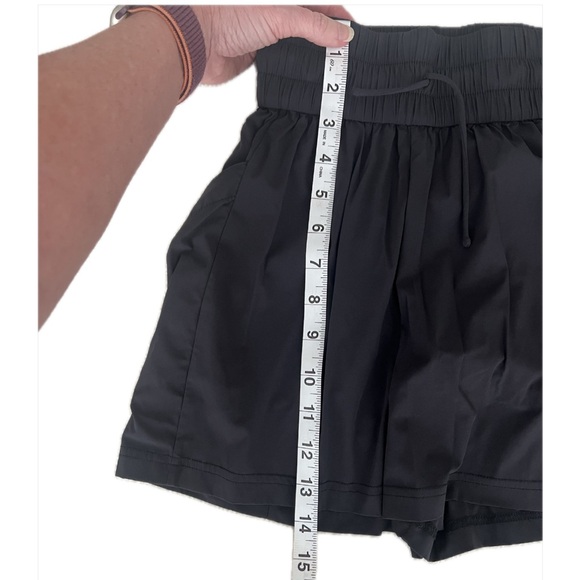 Sweaty Betty Circuit Workout Shorts XS - 2” inseam, inner liner/undershort - Picture 7 of 9